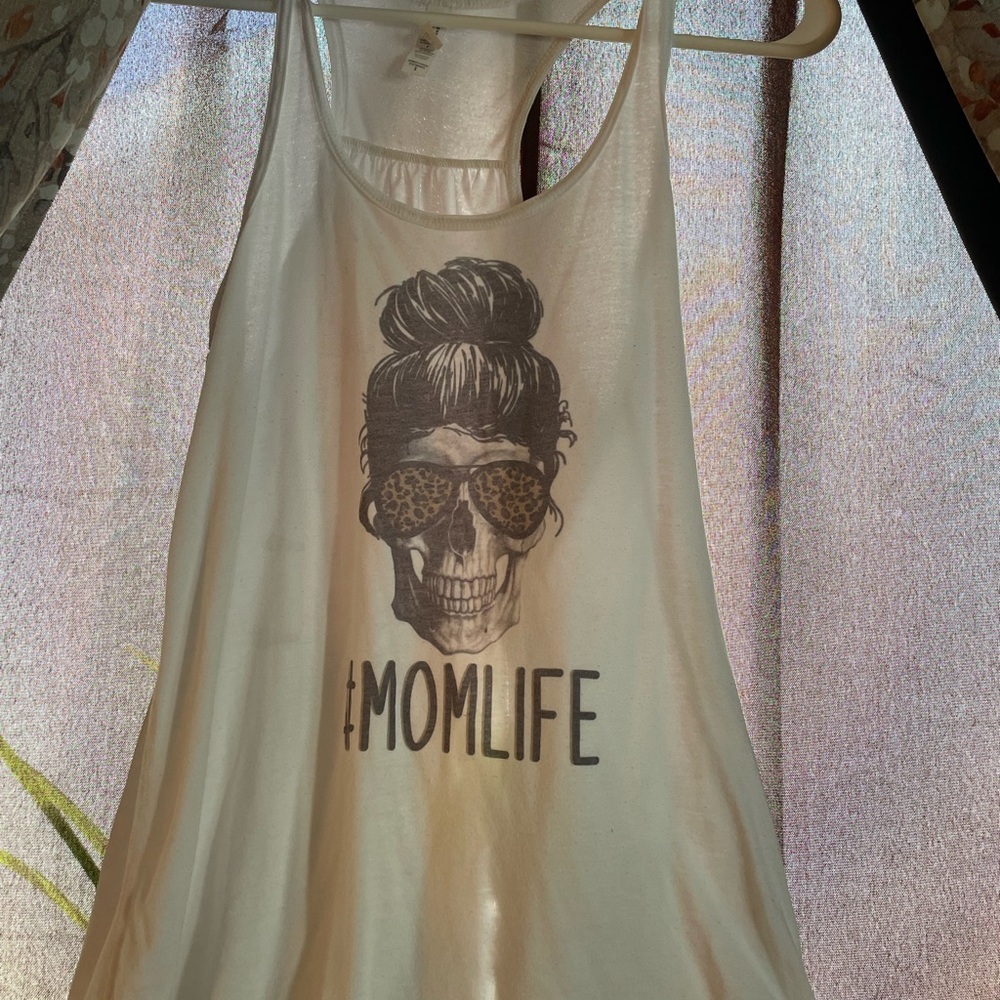 Source Unknown White Tank Top with Skull Design
